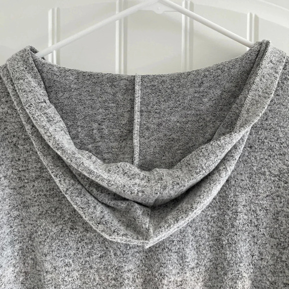 Soma Medium Brushed Cozy Long Gray Hooded V-Neck Sleepshirt - Picture 7 of 10